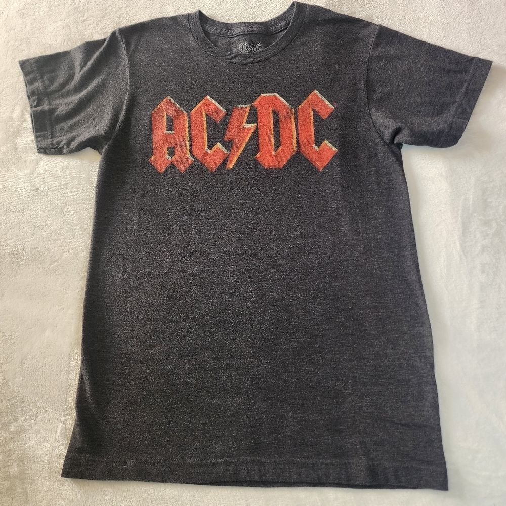 AC/DC 2022 Gray Tshirt With Graphics Size Small